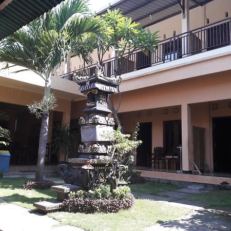 Puji Homestay Mataram Luaran gambar