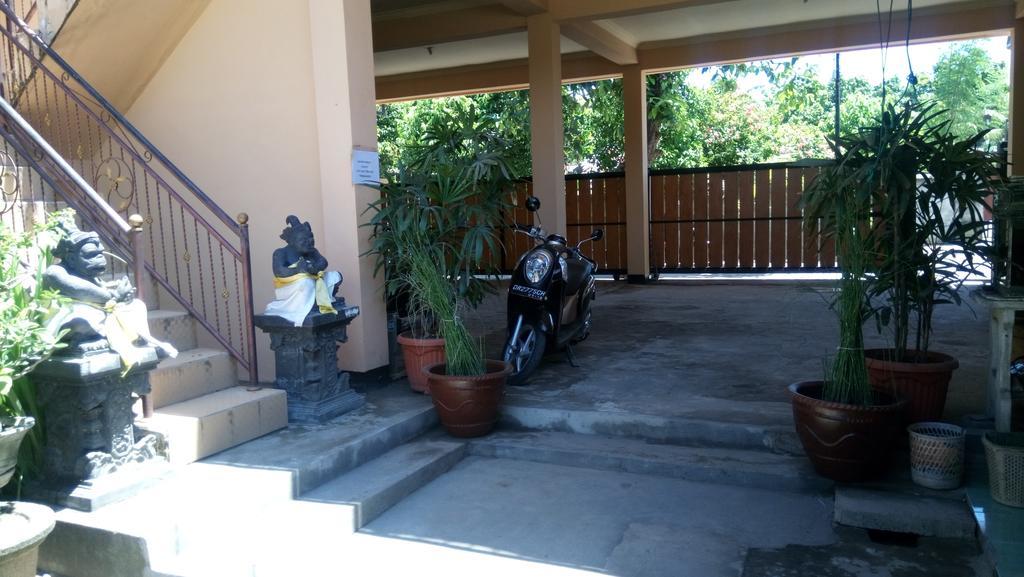 Puji Homestay Mataram Luaran gambar
