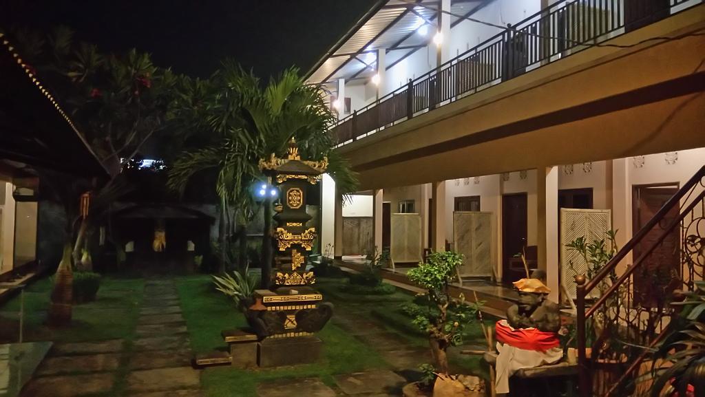 Puji Homestay Mataram Luaran gambar