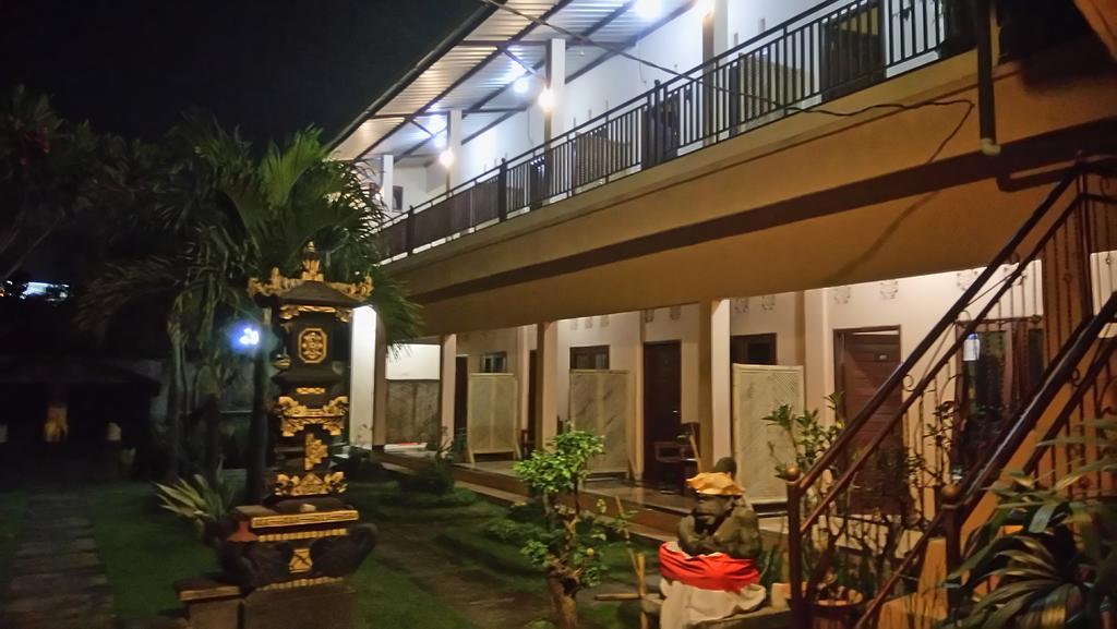 Puji Homestay Mataram Luaran gambar