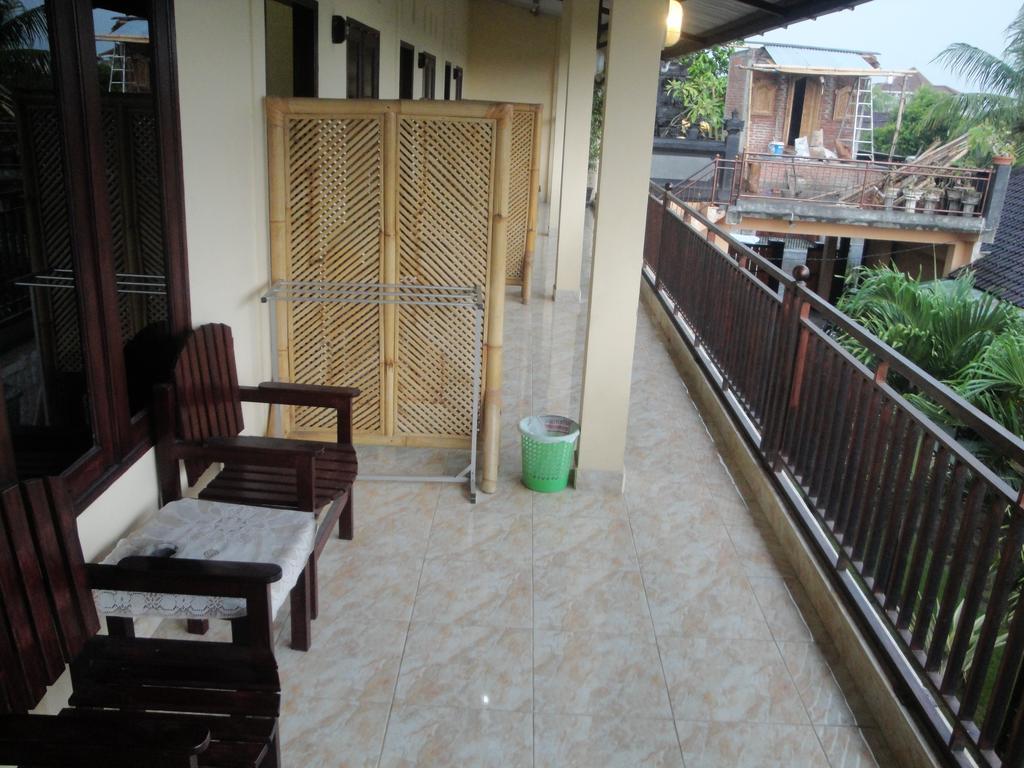 Puji Homestay Mataram Luaran gambar