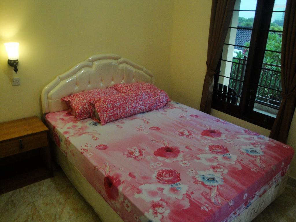 Puji Homestay Mataram Luaran gambar