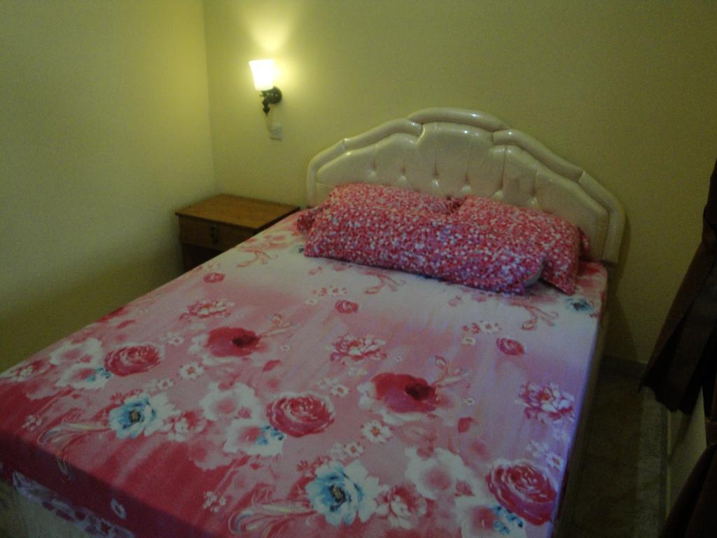 Puji Homestay Mataram Luaran gambar