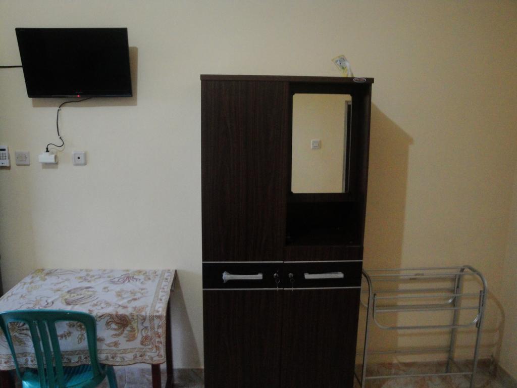 Puji Homestay Mataram Luaran gambar