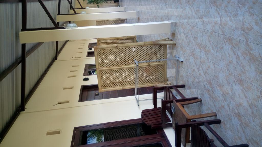 Puji Homestay Mataram Luaran gambar