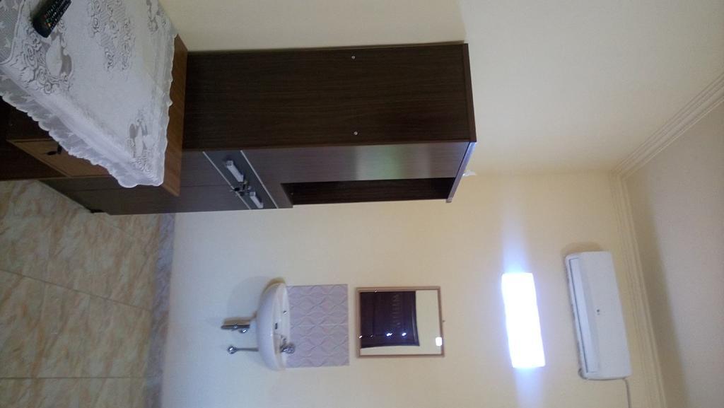 Puji Homestay Mataram Luaran gambar