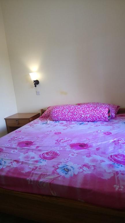 Puji Homestay Mataram Luaran gambar