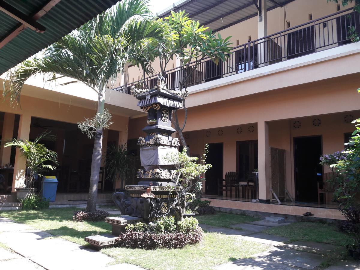 Puji Homestay Mataram Luaran gambar