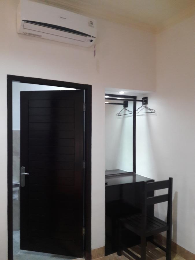 Puji Homestay Mataram Luaran gambar